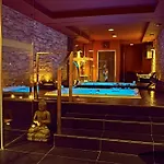 Maximus Hotel 4*