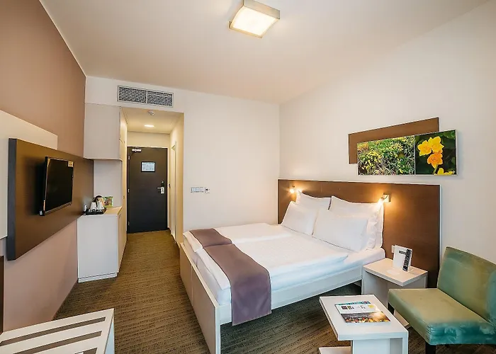 Maximus Hotel