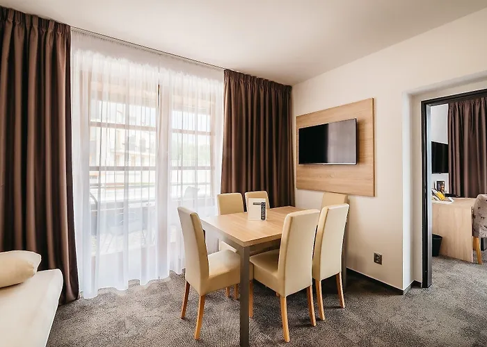 Maximus Hotel