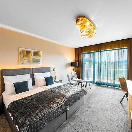 Maximus Hotel 4*