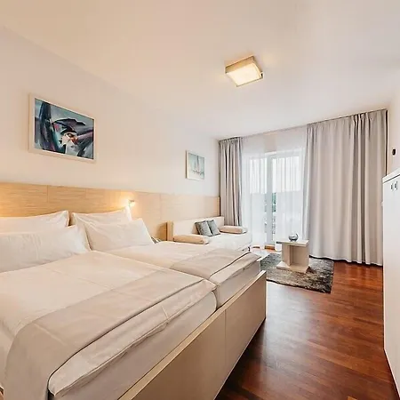 Maximus Hotel