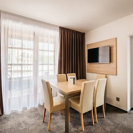 Maximus Hotel