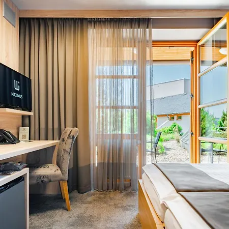 Maximus Hotel