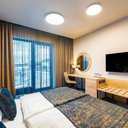 Maximus Hotel 4*