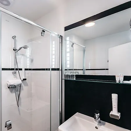 Maximus Hotel 4*