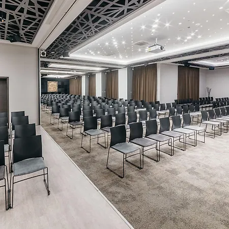 Maximus Hotel 4*