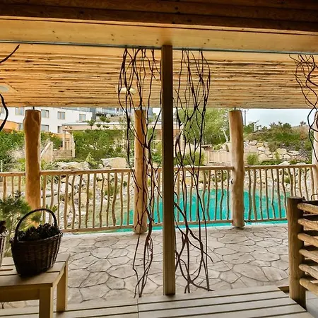 Maximus Hotel